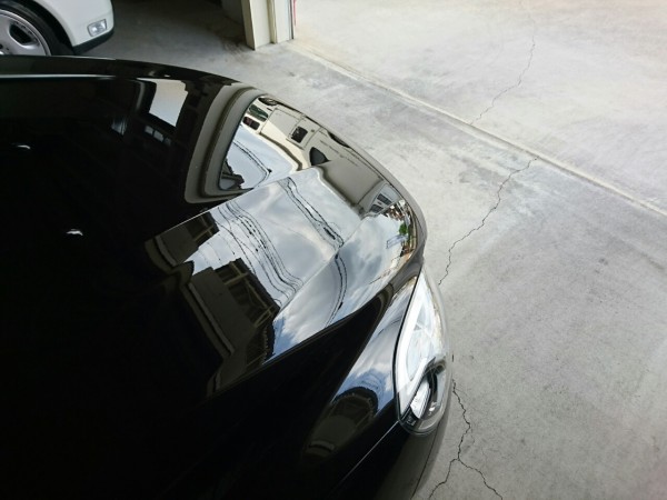 ボルボV40・プレミアムコーティング後のボンネット2