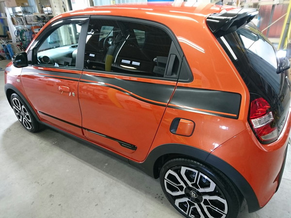 トゥインゴ・プレミアムコーティング後の左後方