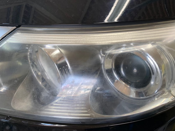 エスティマ・ヘッドライト助手席側2施工前