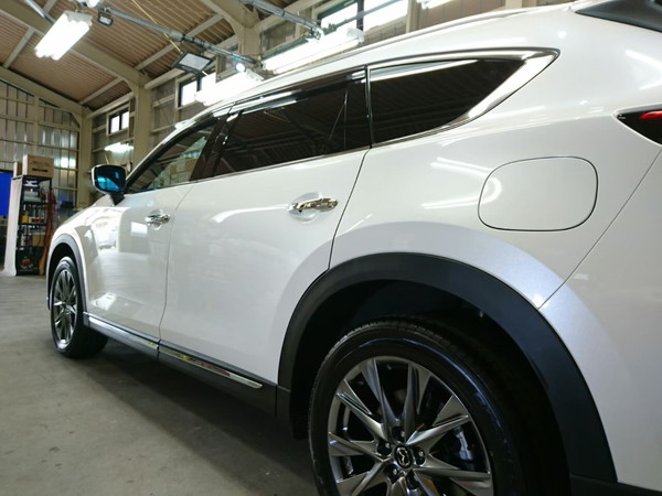 CX8・プレミアムコーティング後の左リアドア付近