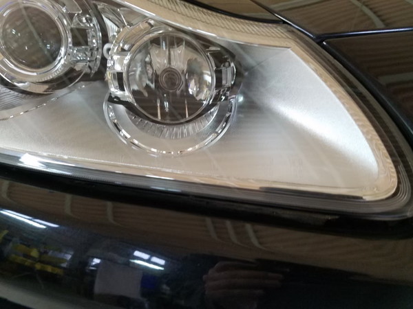 ポルシェカイエン・ヘッドライトプロテクションフィルム施工後