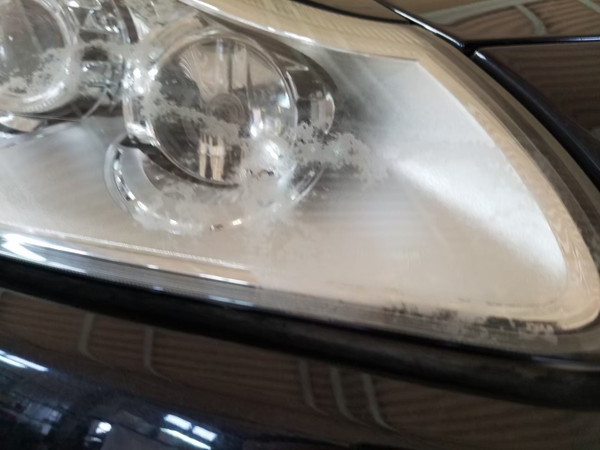 カイエン・ヘッドライト黄ばみ取り＆プロテクションフィルム・1施工前カイエン・ヘッドライト黄ばみ取り＆プロテクションフィルム・1施工前