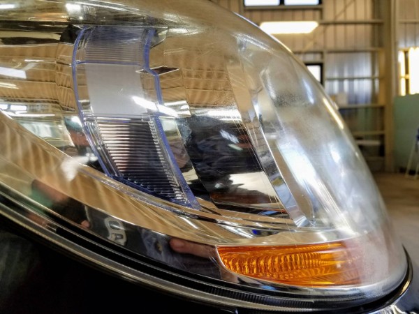 エリシオン・ヘッドライトクリーニング3作業前