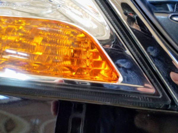 エリシオン・ヘッドライトクリーニング2作業後