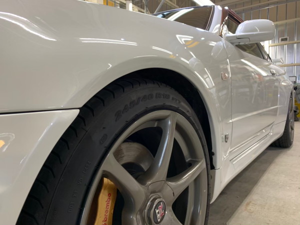 GT-R・ハイモースコート施工後の左フェンダーパネル付近