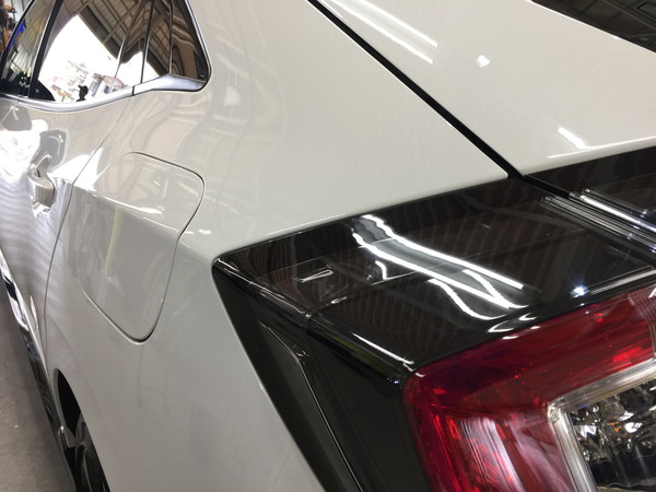 シビック・Sプレミアムコーティング施工後の左テールレンズ付近