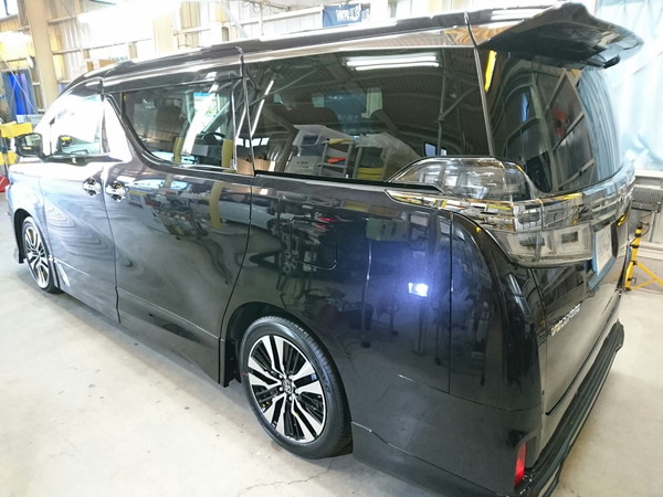 ヴェルファイア・Sプレミアムコーティング後の左クォーター付近