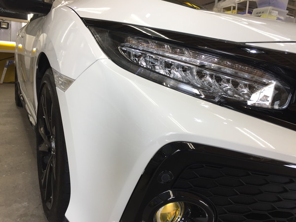 シビック・ヘッドライトプロテクションフィルム施工後の右ヘッドライト