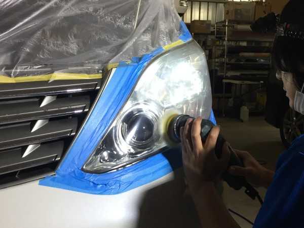 コンパウンドでヘッドライト研磨