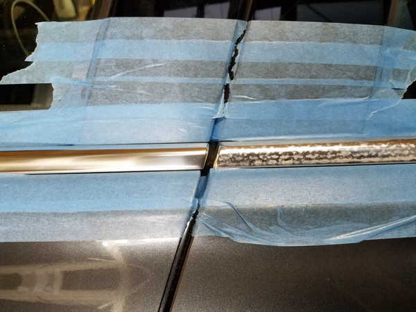 BMW3・窓枠メッキモールクリーニング&コーティング作業・ビフォーアフター