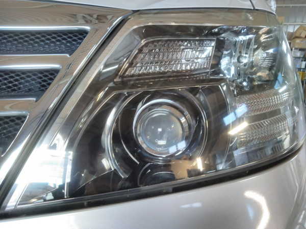 アルファード・ヘッドライト黄ばみ取り作業後