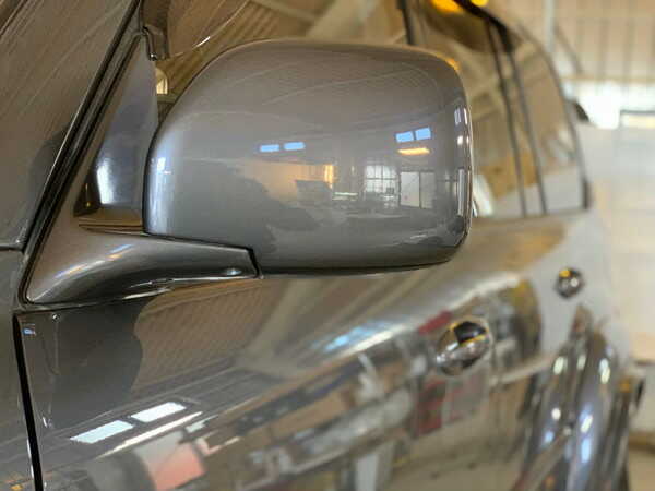 ランドクルーザー(100系)・プレミアムコーティング後のドアミラー付近