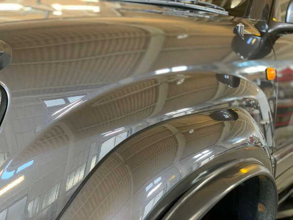 ランドクルーザー(100系)・プレミアムコーティング後の右フェンダー付近