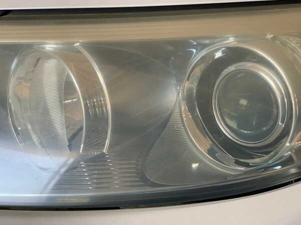 エスティマ・ハイブリッド・ヘッドライトクリーニング前