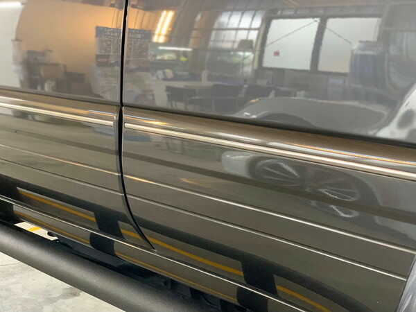 ランドクルーザー(100系)・プレミアムコーティング後のドアステップ付近