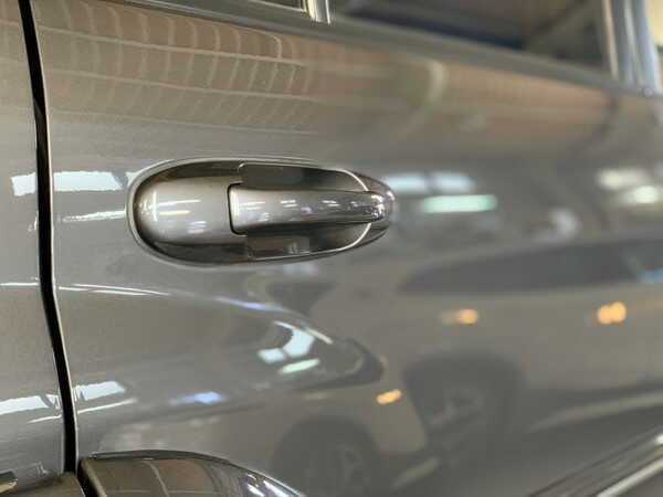 ランドクルーザー(100系)・プレミアムコーティング後のドアノブ付近