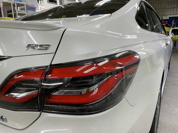 クラウン・sプレミアムコーティング後の右テール付近