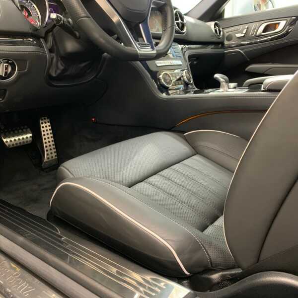 メルセデスベンツsl550・インテリアフルコーティング後の運転席