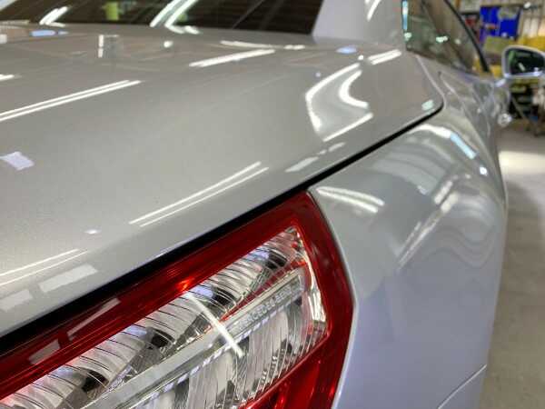 メルセデスベンツsl550・sプレミアムコーティング後の右テール