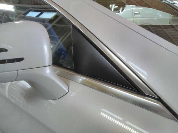 メルセデスベンツcls・窓枠メッキモールクリーニング後