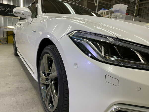 クラウン・sプレミアムコーティング右ヘッドライト付近