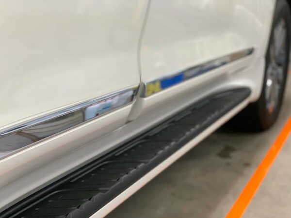 ランドクルーザー(200系)・樹脂コート後のサイドステップ