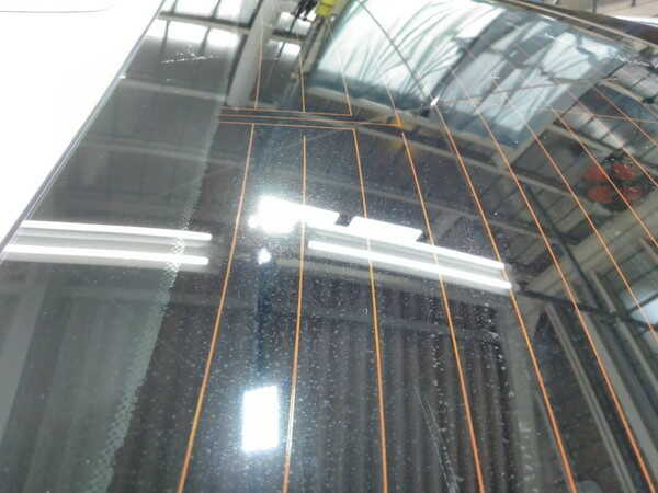 メルセデスベンツcls・窓ガラスウロコ取り前