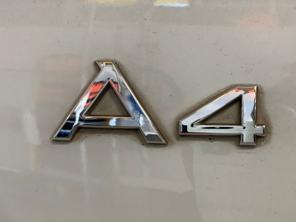 アウディA4・プレミアム手洗い洗車・Before