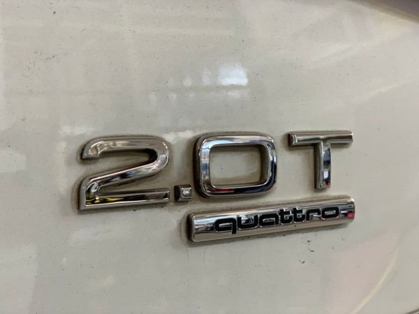 アウディA4・プレミアム手洗い洗車・Before