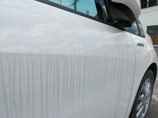 水アカだらけになってしまった車