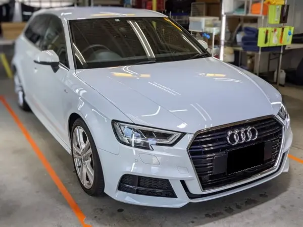 アウディA3・ヘッドライトクラック除去+プロテクションフィルム