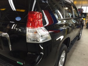 プラド（202ブラック）のコーティング後の運転席後方より２