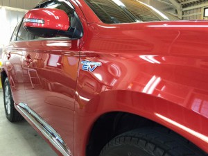 カーコーティングを施工したアウトランダーPHEV