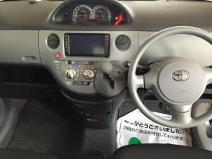 シエンタ運転席（クイック車内クリーニング）