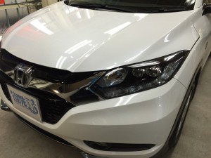 ヴェゼル・プレミアムコーティング・ボンネット2