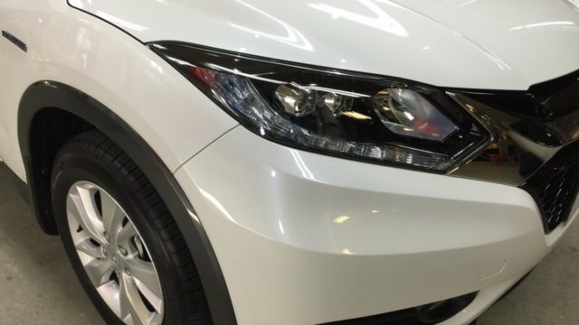 ヴェゼル・プレミアムコーティング･ボンネット横2