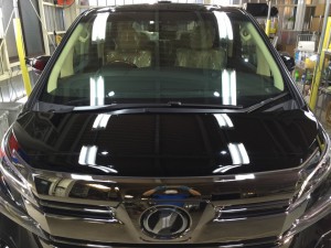 ヴェルファイア（30系）のボンネット