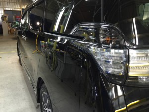 ヴェルファイア（30系）助手席側後方より