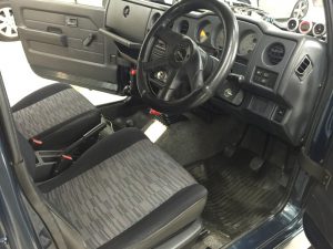 ジムニー・プレミアム車内クリーニング・運転席