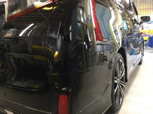 アルファード・プレミアムコーティング・運転席後方より