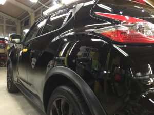 ジューク・プレミアムコーティング後・助手席側クォーター付近