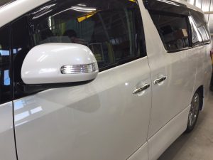 アルファード・窓ガラスコーティング・助手席ドア付近