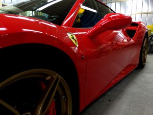 フェラーリ488・エシュロンゼンゼロ・左フェンダー付近