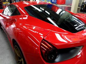 フェラーリ488・エシュロンゼンゼロ・左後方より (2)