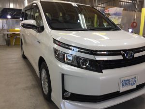 ヴォクシー・プレミアムコーティング・運転席側前方より