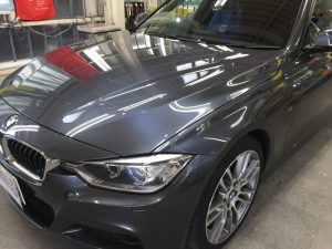 BMW320dMスポーツ・プレミアムコーティング後のボンネット