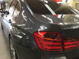 BMW320dMスポーツ・プレミアムコーティング後の助手席側後方より