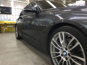 BMW320dMスポーツ・プレミアムコーティング後の運転席側前方より
