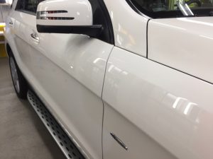 メルセデスベンツML350・プレミアムコーティング後の助手席ドア