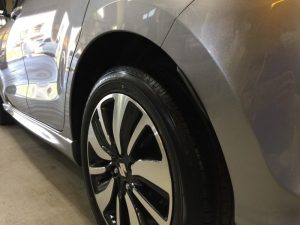 スイフト・クイックコーティング後の助手席側後輪付近